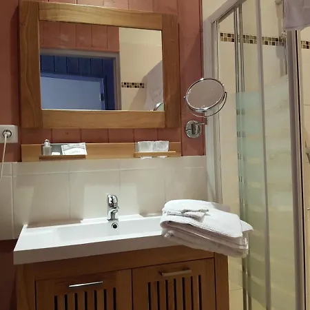 Logis Relais Des Cailleres 4* Saint Pavace